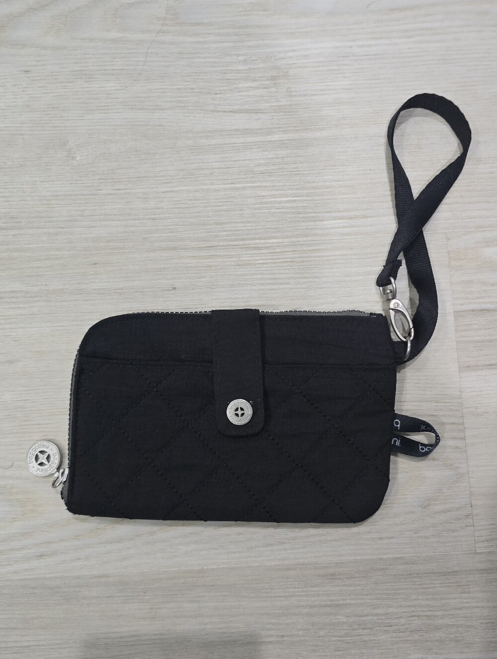 Baggallini RFID Passport & Phone Wristlet Black